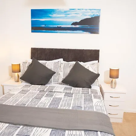 Luxury Two Bedroom Flat Opposite Coop Live N Etihad Stadium With Free Secure Parking, Netflix And Sky Tv Манчестер Экстерьер фото