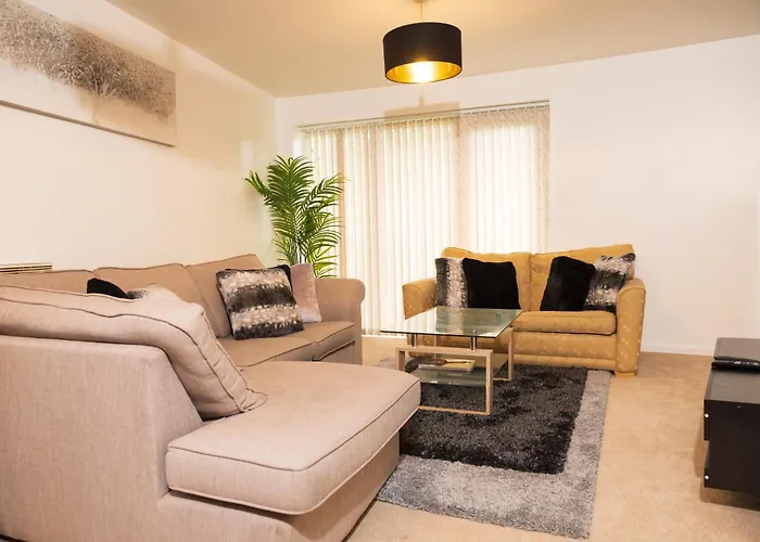 Luxury Two Bedroom Flat Opposite Coop Live N Etihad Stadium With Free Secure Parking, Netflix And Sky Tv