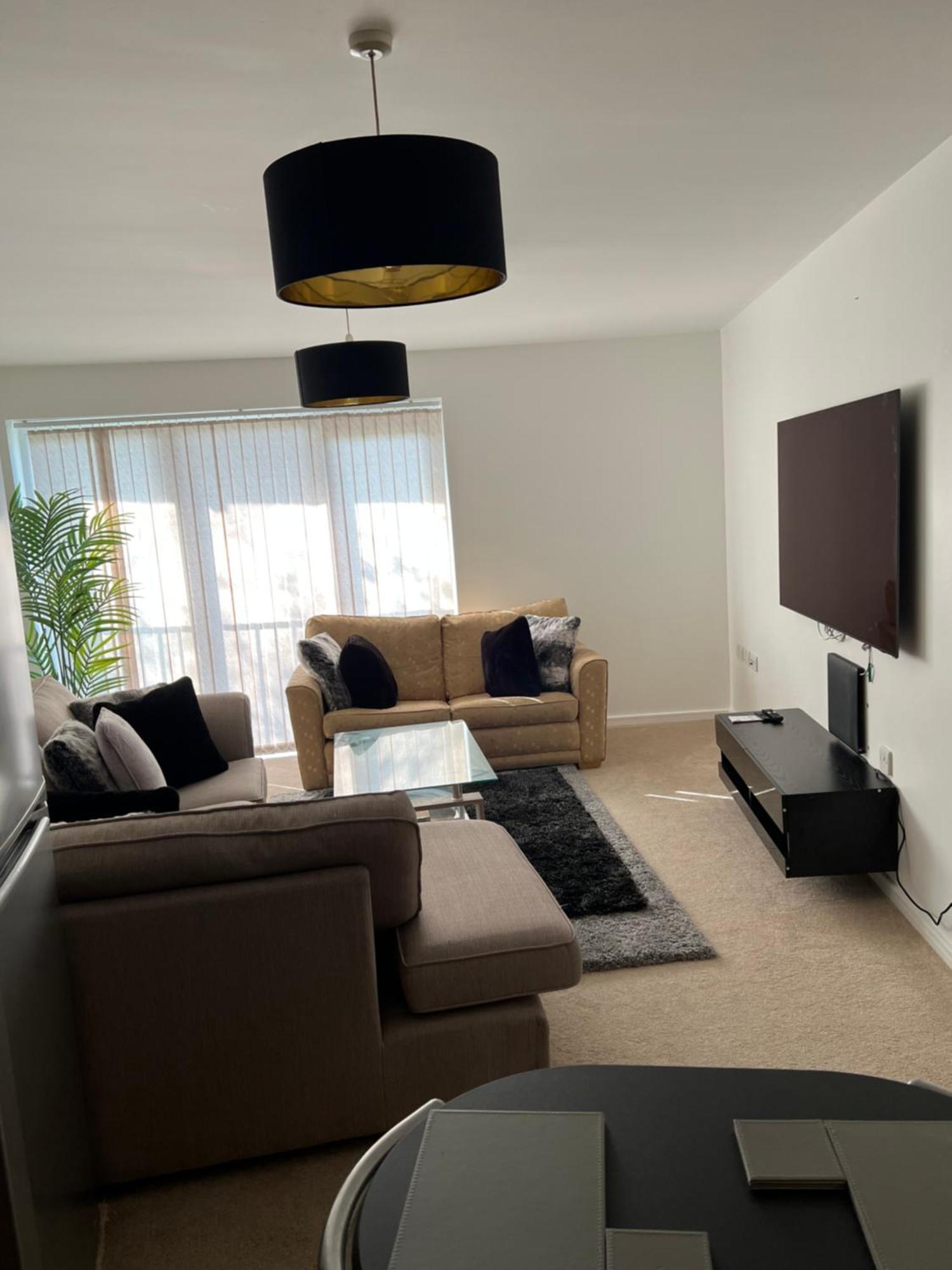 Luxury Two Bedroom Flat Opposite Coop Live N Etihad Stadium With Free Secure Parking, Netflix And Sky Tv Apartamento