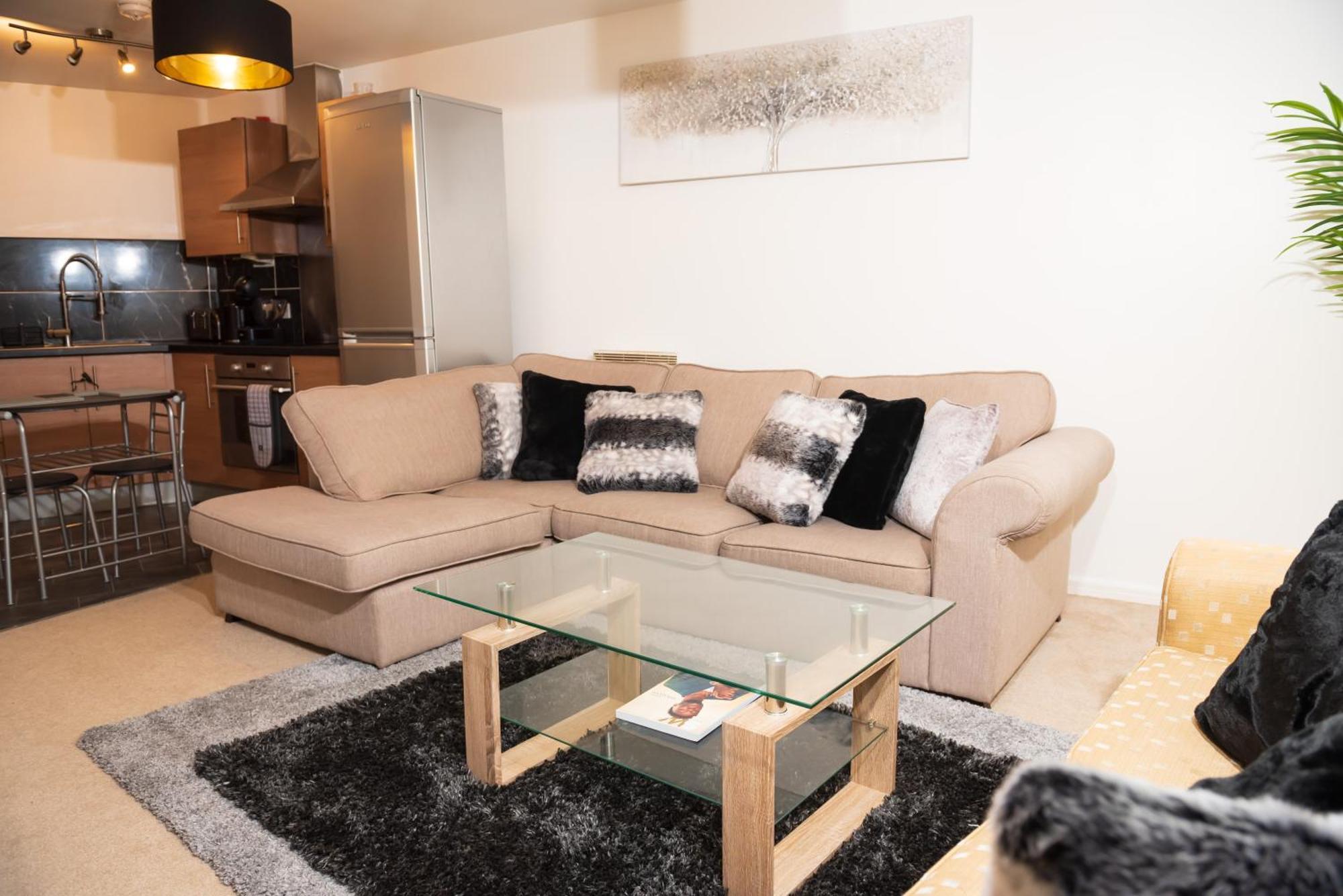 Apartamento Luxury Two Bedroom Flat Opposite Coop Live N Etihad Stadium With Free Secure Parking, Netflix And Sky Tv *